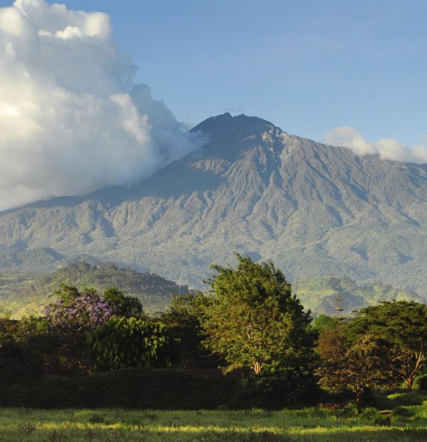The best 4 Days Mount Meru 2026/2027